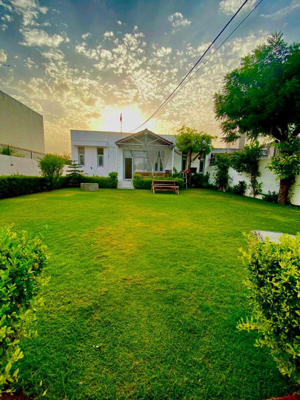 Solanki Farms & Pool Villa Garden Fully Private Divisione di Divisione di Jaipur Esterno foto